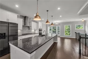 552 Ember Ln, Atlanta, GA 30318 - Photo 17