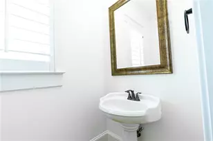 2288 Oakview Rd NE, Atlanta, GA 30317 - Photo 11