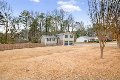 2015 Highriggs Lane, Snellville, GA 30078 - Photo 3