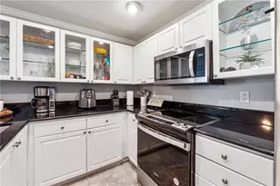 3475 Oak Valley Rd NE, Atlanta, GA 30326 - Photo 5