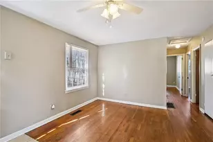 1037 Rebel Forest Dr SE, Atlanta, GA 30315 - Photo 7