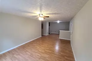 6101 Fairington Village Dr, Lithonia, GA 30038 - Photo 3