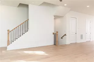 2244 Crestview Dr, Brookhaven, GA 30319 - Photo 5
