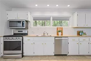 2800 Mornington Dr NW, Atlanta, GA 30327 - Photo 9