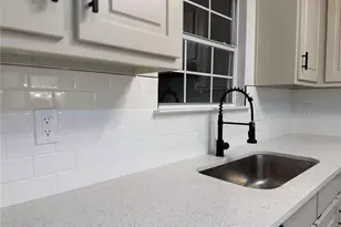 7027 Biscayne Blvd, Rex, GA 30273 - Photo 9