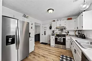 469 Village Cir, Stockbridge, GA 30281 - Photo 9