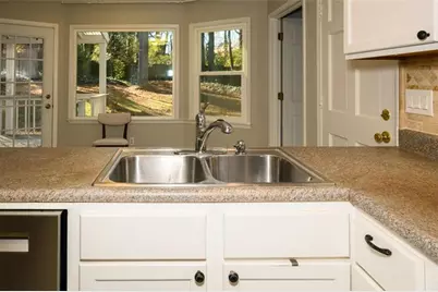 151 Lakeside Drive NW, Kennesaw, GA 30144 - Photo 19