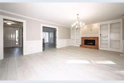 151 Lakeside Drive NW, Kennesaw, GA 30144 - Photo 5