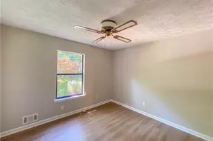 3331 Cottonwood Ln, Snellville, GA 30078 - Photo 23