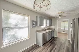 3331 Cottonwood Ln, Snellville, GA 30078 - Photo 9