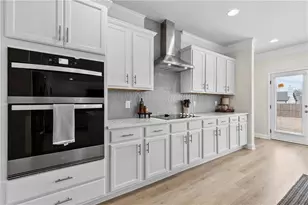 1304 Honeysuckle Ln, Hoschton, GA 30548 - Photo 13