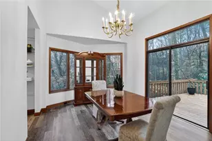365 Crosstree Ln, Sandy Springs, GA 30328 - Photo 9