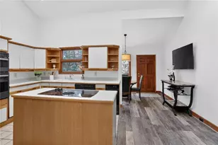 365 Crosstree Ln, Sandy Springs, GA 30328 - Photo 13