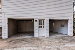 330 London Dale, Woodstock, GA 30189 - Photo 41