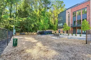 1300 Chelsea Cir NW, Atlanta, GA 30318 - Photo 37