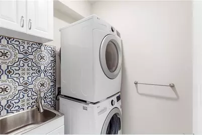 4325 Parkside Place, Atlanta, GA 30342 - Photo 29