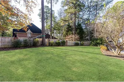900 Hawick Drive NW, Atlanta, GA 30327 - Photo 29