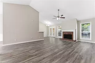 203 Chesapeake Ln, Woodstock, GA 30189 - Photo 3