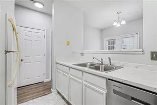 6109 Camden Forrest Dr, Riverdale, GA 30296 - Photo 9