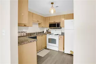 235 Bentley Pl, Tucker, GA 30084 - Photo 3