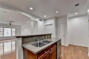 2202 Stratford Commons, Decatur, GA 30033 - Photo 7