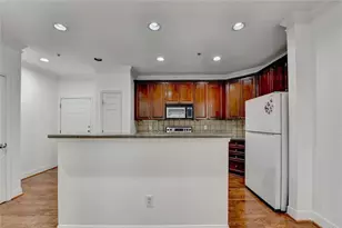 2202 Stratford Commons, Decatur, GA 30033 - Photo 9