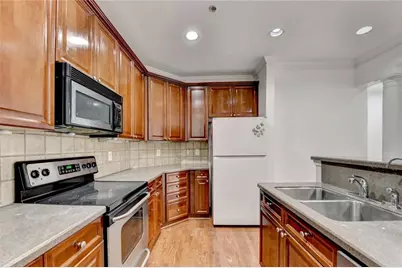 2202 Stratford Commons, Decatur, GA 30033 - Photo 5