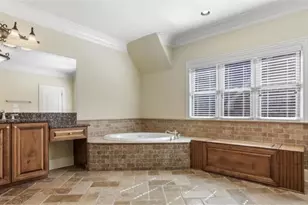 1762 Buckhead Ln NE, Atlanta, GA 30324 - Photo 17