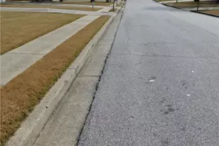 1570 Hill Crossing Ct, Grayson, GA 30017 - Photo 5