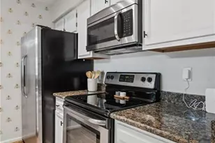 24307 Plantation Dr NE, Atlanta, GA 30324 - Photo 13