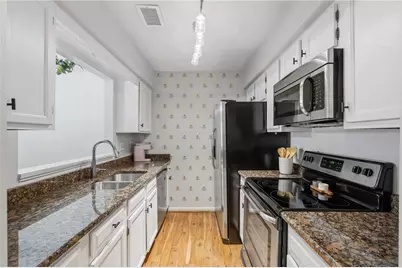 24307 Plantation Drive NE, Atlanta, GA 30324 - Photo 11