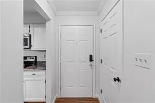 24307 Plantation Dr NE, Atlanta, GA 30324 - Photo 9