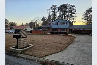 705 Chandler Dr, Lawrenceville, GA 30044 - Photo 3