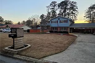705 Chandler Dr, Lawrenceville, GA 30044 - Photo 3