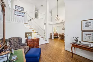 1055 Brookhaven Walk NE, Atlanta, GA 30319 - Photo 3