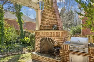 1055 Brookhaven Walk NE, Atlanta, GA 30319 - Photo 13