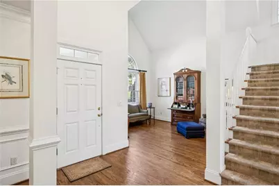 1055 Brookhaven Walk NE, Atlanta, GA 30319 - Photo 11