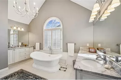 1055 Brookhaven Walk NE, Atlanta, GA 30319 - Photo 5