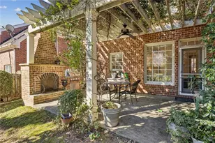 1055 Brookhaven Walk NE, Atlanta, GA 30319 - Photo 33