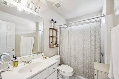 1055 Brookhaven Walk NE, Atlanta, GA 30319 - Photo 15