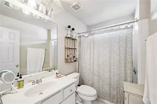 1055 Brookhaven Walk NE, Atlanta, GA 30319 - Photo 15