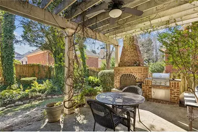 1055 Brookhaven Walk NE, Atlanta, GA 30319 - Photo 35