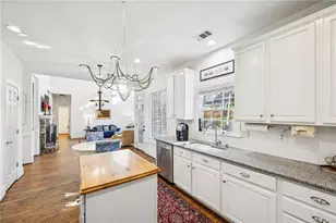 1055 Brookhaven Walk NE, Atlanta, GA 30319 - Photo 25