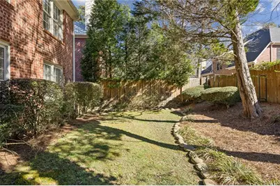 1055 Brookhaven Walk NE, Atlanta, GA 30319 - Photo 19