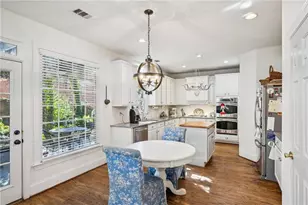 1055 Brookhaven Walk NE, Atlanta, GA 30319 - Photo 11