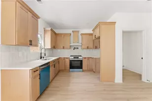 172 Llewellyn St, Clarkesville, GA 30523 - Photo 9