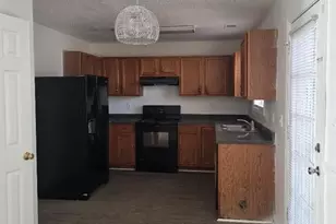 7146 Ravenwood Ln, Lithonia, GA 30038 - Photo 3