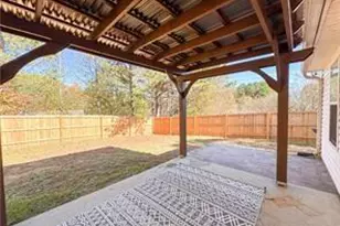 390 Cedarhurst Rd, Lawrenceville, GA 30045 - Photo 3