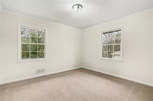 61 Barrett Cir SE, Marietta, GA 30060 - Photo 9