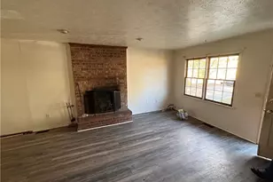 70 Henson Cir, Carrollton, GA 30117 - Photo 7